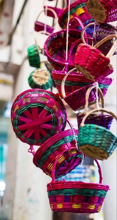 Shopping Mall Design, Bengali Culture, Piñata Ideas, Mexican Party Theme, Mall Design, Floor Wallpaper, American Decor, Mexican Culture, Mexican Art