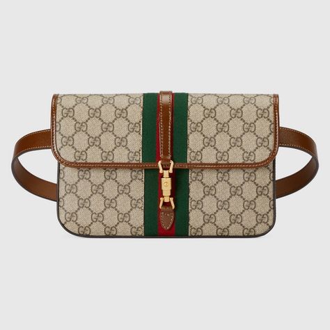 Gucci messenger bag outfit