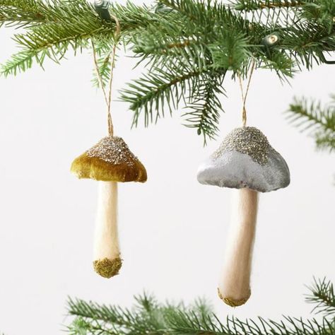 Mushroom Christmas Tree, Diy Mittens, Mushroom Ornaments, Mushroom Christmas, Christmas Pickle, Felt Mushroom, Mitten Ornaments, Mushroom Crafts, Whimsical Woodland