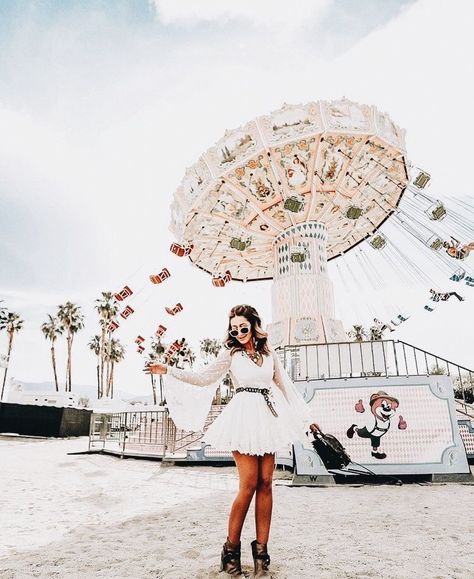 Pretty white dress. Leonie Hanne, Fashion Photography Poses, Bestie Goals, Looks Street Style, Gal Pal, Best Friend Goals, Festival Looks, Captured Moments, Best Friend Pictures