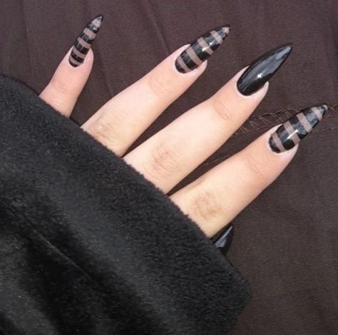 Fall Nail Ideas Acrylic, Acrylic Nail Pink, Autumn Acrylic Nails, Nail Barbie, Autumn Nails 2023, Summer Nail 2023, Style A Leather Jacket, Rock Nails, Nail 2023