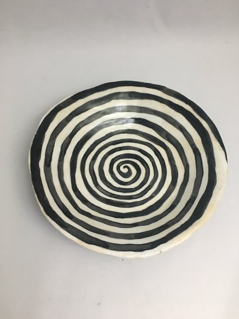 Dark Pottery Aesthetic, Gothic Pottery Painting, Ceramic Bowl Designs Paint, White Self Care Aesthetic, Emo Ceramics, Funky Ceramic Art, Ceramics Ideas Pottery Bowl, Goth Pottery Painting, Ceramics Bowl Ideas