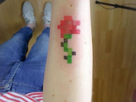 18 People That Did Something Silly and Had a Good Laugh Minecraft Tattoo, Tattoo Ideas For Woman, Pinterest Tattoo Ideas, Pie Grande, Teaching 6th Grade, Trending Tattoo, Gaming Tattoo, Horror Tattoo, Talking On The Phone