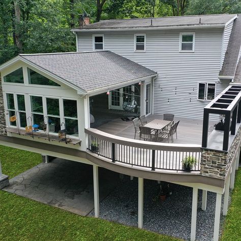 Outdoor Living Elevated Sunroom Addition, Sunroom With Deck Attached, Pergola On Deck, Sunroom Deck, Covered Deck Designs, Enclosed Deck, Upstairs Deck, Organizing House, Deck Sunroom