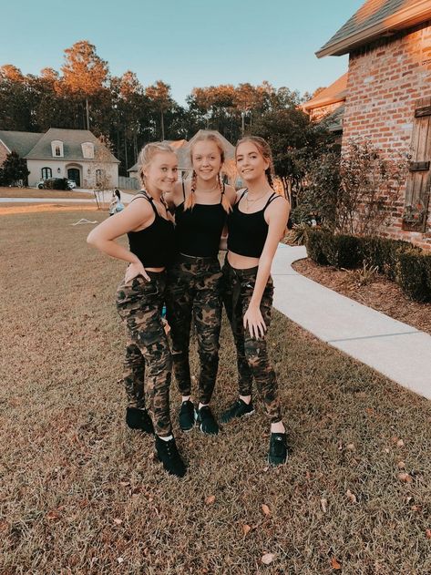 Army Group Costume, Army Girl Halloween Costume Makeup, Army Girls Halloween Costume, Army Girl Halloween, Army Girl Halloween Costume, Camo Costume, Army Halloween Costumes, Military Halloween Costumes, Military Costumes For Women