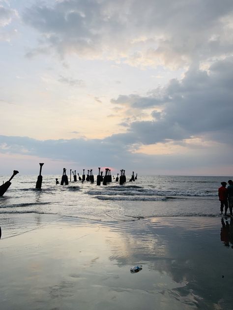 Kozhikode beach..kerala India Kozhikode Beach Video, Kozhikode Beach Aesthetic, Calicut Beach Photography, Kozhikode Beach Photography, Kozhikode Beach Night, Kozhikode Beach, Calicut Beach, Instagram Design Creative, Beach Video