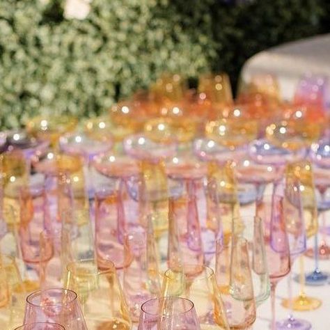 Wedding Planning Resource on Instagram: "We LOVEEE the colorful glassware trend we've been seeing recently!⁣ 🥂🌈 ⁣ Many couples are hitting thrift shops for unique or colorful glassware for their wedding, and we are SO here for it. Just be careful when purchasing older cups, and consider testing for lead/uranium. Especially if your guests will be taking these glasses home as favors! ⁣💖 ⁣ Repost: @estellecoloredglass ✨ #wedding #weddinginspo #weddingdecor #weddingglasses #glassware #thrifting #diywedding #weddingdiy #bridetobe #groomtobe #2023weddings #michigan" Colorful Glassware, Colored Wine Glasses, Wedding Glassware, Wedding Wine Glasses, Wedding Champagne Glasses, Glasses Wedding, Lovely Bride, Colored Glassware, Wedding Cups