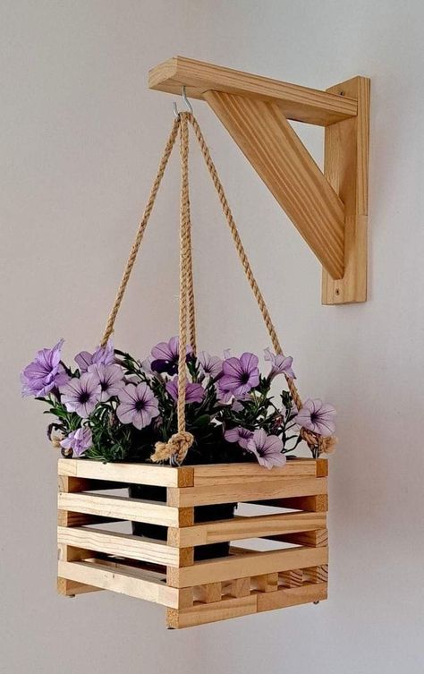 Diy Wooden Projects, Plant Decor Indoor, Diy Holz, 2x4 Furniture Plans, House Plants Decor, Wooden Projects, Small Wood Projects, Woodworking Projects Diy, Diy Wood Projects