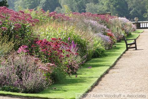 Adam Woodruff, Garden Planing, Ornamental Grass Landscape, Flower Combinations, Gravel Walkway, Island Garden, Small Front Gardens, Piet Oudolf, House Planter