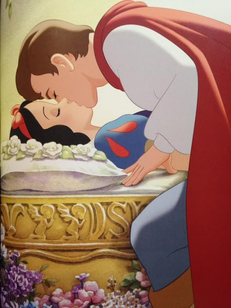 The Prince gives Snow White true love's kiss Snow White And The Prince, Princess Snow White, True Love Kiss, Snow White And Prince, Disney Princess With Prince, Snow White And Florian, Disney Wallpaper Snow White, Snow White Prince Charming, Snow White And Her Prince