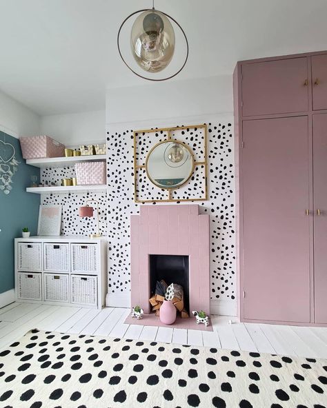 Dalmatian Room, Fancy Bedroom, Bedroom On A Budget, Children's Bedroom Ideas, Creative Kids Rooms, Toddler Bedroom Girl, Girl Bedroom Walls, Toddler Girl Room, Kids Bedroom Inspiration