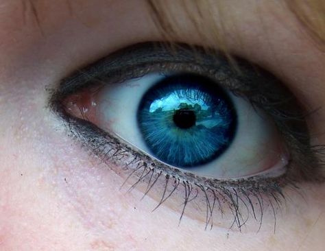 Rare Eye Color | The hidden meaning behind the color of the eyes - Ashtar Command ... Ojo Tattoo, Rare Eye Colors, Rare Eyes, Blue Eye Color, Dark Blue Eyes, Beautiful Eyes Color, Behind Blue Eyes, Eye Pictures, Photos Of Eyes