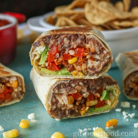 Beans For Burritos, Bean Burrito Recipe, Easy Burrito Recipe, Vegetarian Quesadillas Recipes, Beef Burrito Recipe, Corn Chili, Vegetarian Wraps, Rice Avocado, Vegetarian Burrito