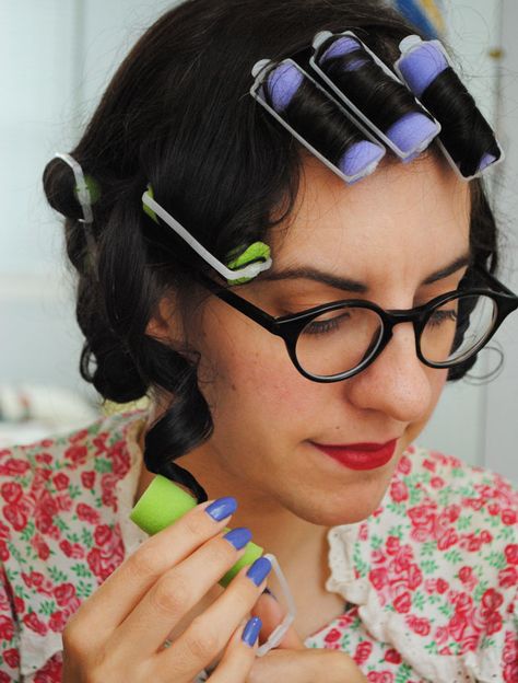 A fast roller set for everyday vintage hair | By Gum, By Golly Rollers Tutorial, Hair Rollers Tutorial, Plastic Hair Rollers, Casual Curls, Sponge Hair Rollers, Foam Rollers Hair, Vintage Hairstyles Tutorial, Pinup Hair, Vintage Curls