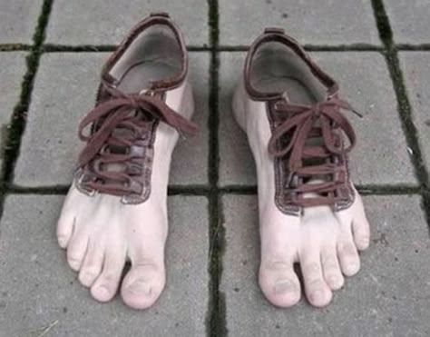 Finger Shoes, Weird Shoes, Funny Shoes, Barefoot Running, Creative Shoes, Ugly Shoes, Barefoot Shoes, Unique Shoes, Crazy Shoes