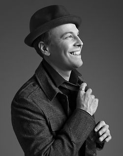 gavin degraw Gavin Degraw, He Makes Me Smile, I Have A Crush, Man Candy, Sound Of Music, Theme Song, Music Love, Having A Crush, Good Looking Men