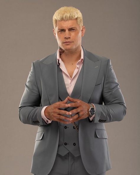 Cody Rhodes Cody Rhodes Aesthetic, Cody Rhodes 2023, Cody Rhodes Wallpaper, Cody Rhodes Royal Rumble, Cody Rhodes Selfie, Custom Motorcycle Paint Jobs, Motorcycle Paint Jobs, Cody Rhodes, Beard Grooming