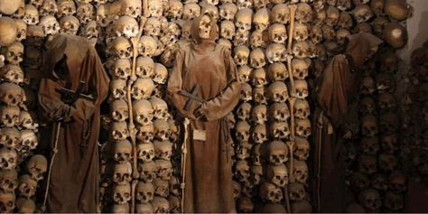 Everything You Need to Know Before Visiting the Catacombs of Rome - Dark Rome Capuchin Crypt, Rome Catacombs, Tw 125, Rome Tours, The Catacombs, Christian Artwork, Greatest Mysteries, Field Trip, Rome