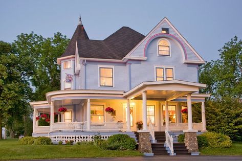 Country Bed, Bed N Breakfast, Breakfast In America, Best Bed And Breakfast, Country Bedding, Gourmet Breakfast, Michigan Wedding Venues, Bed And Breakfast Inn, Outdoor Deco