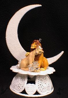 Lion King DISNEY Wedding Cake Topper LOT Glasses par YourCakeTopperOMG! It exists for real!! Willow Tree Cake Topper, Lion King Wedding, Disney Wedding Cake Toppers, Disney Centerpieces, Gold Crown Cake Topper, Lion King Disney, Disney Cake Toppers, Diy Wedding Planner, Gold Cake Topper Wedding