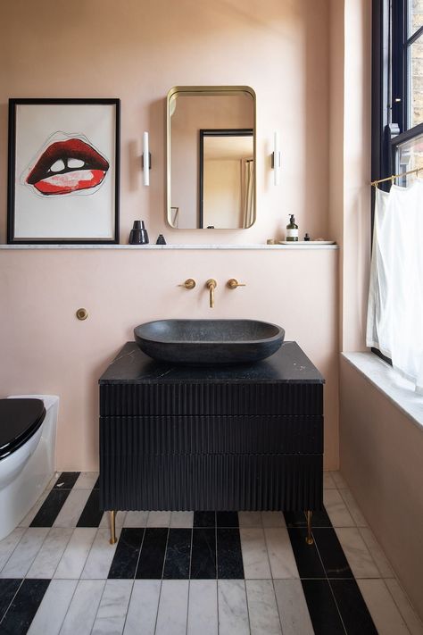 Fraher Findlay, Black Cladding, Peg Tube, Eclectic Bathroom, Modern Extension, Small Bathroom Vanities, Interior Minimalista, Leaf Wallpaper, Main Bedroom