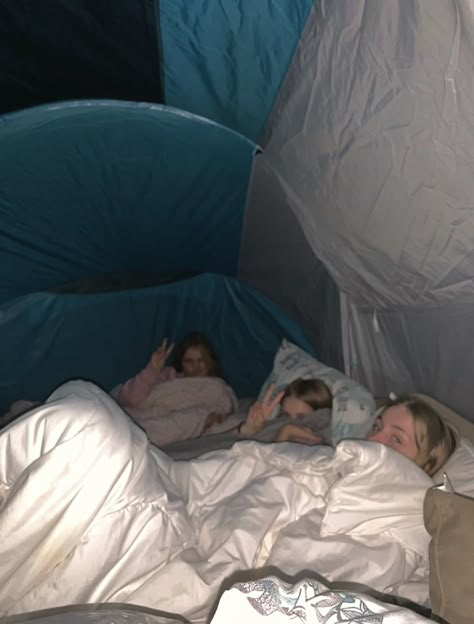 Tent Sleepover Aesthetic, Camping With Bestie, Camping With Kids Aesthetic, Tent With Friends, Tent Aesthetic, Tent Camping Aesthetic, Tent Sleepover, Cool Camping Gadgets, Funny Hiking Quotes