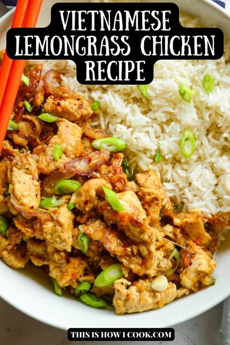 This easy lemongrass chicken Vietnamese recipe is flavorful and a little spicy, savory and luscious and made in about 15 minutes. #lemongrassChickenRecipes Recipes Using Lemongrass Paste, Recipes With Lemongrass Paste, Lemon Grass Chicken Recipe, Chicken Lemongrass Recipes, Vietnamese Chicken Recipes, Lemongrass Basil Chicken, Lemon Grass Recipes, Lemongrass Chicken Vietnamese, Vietnamese Lemongrass Chicken