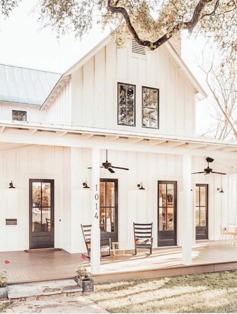 The Best Classic White Farmhouse Exterior Inspiration - A huge collection of Farmhouse inspiration that is classic yet completely on-trend, showcasing white exteriors and some modern farmhouse touches. #farmhouse #whitefarmhouse #classicfarmhouse #farmhousedecor #neutralfarmhouse #farmhousestyle #vintagefarmhouse #fixerupper #whitefarmhousedecor #fixerupperstyle #farmhouseinspired #farmhousedesign #farmhouseliving #rusticfarmhouse #cottagestyle #cottageliving #exterior #farmhouseexterior #... White Farmhouse Exterior, Home Designs Exterior, Farmhouse Room, Farmhouse Inspiration, Modern Farmhouse Exterior, Farmhouse House, House With Porch, White Farmhouse, Design Exterior