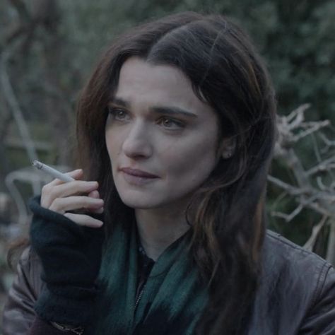 Cute Instagram Pictures, Rachel Weisz, Cover Photo Quotes, Better Call Saul, Girls World, Aesthetic Themes, Photo Quotes, British Royal Family, Aesthetic Photography