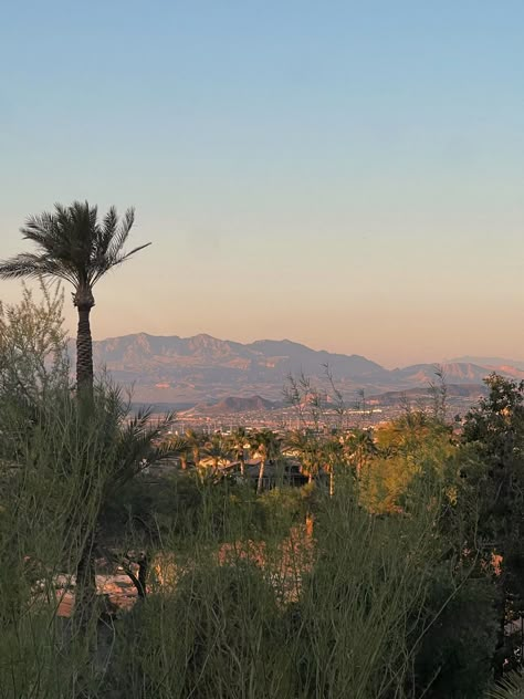 places to visit, window view of mountains in Nevada #nevada #palmtrees #placestovisit #lasvegas Nevada Aesthetic, Las Vegas Mountains, View Of Mountains, American States, Boulder Beach, Nevada Desert, Henderson Nevada, Nevada Travel, Nevada State