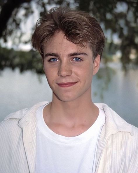 Happy Heavenly Birthday Jonathan Brandis you are missed. ❤️👑 #jonathanbrandis #jonathanbrandisforever #jonathanbrandispicture #jonathanbrandisfans #jonathanbrandisfan Jonathan Brandis, Hair Stayl, Heavenly Birthday, Happy Heavenly Birthday, Freddie Prinze, 90s Men, Chefs Kiss, Mary Elizabeth Winstead, Leo Dicaprio