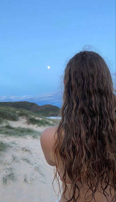 Swimming Hair, Beach Wave Hair, Summer Swimming, Peinados Fáciles Para Cabello Corto, Summer Photos, Dream Hair, Summer Pictures, Brunette Hair, Beach Hair