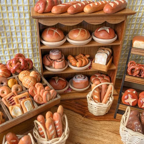 Bread Clay Art, Bakery Miniature, Tiny Bakery, 귀여운 음식 그림, Miniature Bakery, Tanah Liat, Doll Food, Mini Craft, Tiny Food