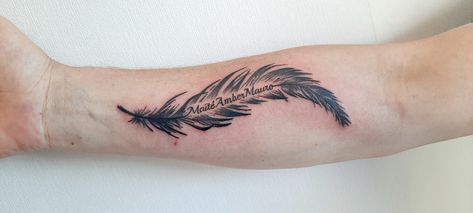 Feather Name Tattoo, Tattoo Skills, Feather With Birds Tattoo, Feather Tattoo Design, Name Tattoo Designs, Feather Tattoo, Real Tattoo, Feather Tattoos, Name Tattoo