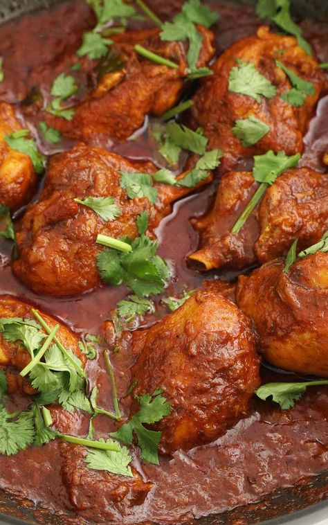 Easy Chicken Rogan Josh - Khin's Kitchen Rogan Josh Recipe Chicken, Chicken Rogan Josh Recipes, Rogan Josh Recipe, Honey Glazed Chicken, Brown Food, Ginger Paste, Rogan Josh, Roasted Fennel, Food Education