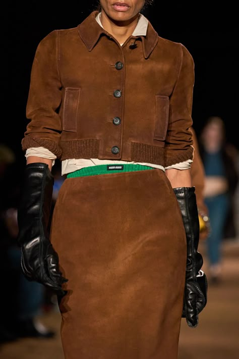 Miu Miu Fall 2024 Ready-to-Wear Collection | Vogue Fashion Trend Forecast, Prada Model, Miuccia Prada, Kendall Jenner Style, Winter Mode, Womens Fashion For Work, 가을 패션, Fashion Editor, Fall 2024