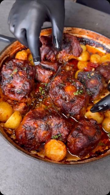 Oxtail Recipes Crockpot, Oxtail Recipes Easy, Pork Neck Bones Recipe, Cooking Oxtails, Oxtail Stew Recipe, Oxtail Recipes, Jamaican Dishes, Slow Cooked Meat, Jamaican Recipes