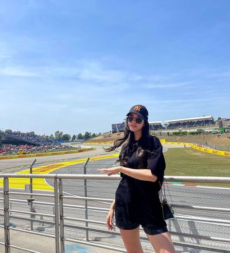 Us Grand Prix Outfit, F1 Gp Outfit, Formula 1 Race Outfit Women, Formula 1 Outfit Women, Paddock F1, Mexico Grand Prix, Gp Mexico, F1 Wag, Race Outfit