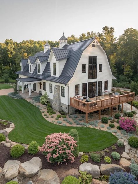 Modern Farmhouse Layout, Dream House Country, Bedroom 2024, Dream Farmhouse, Barn Style House Plans, Dream Life House, Countryside House, Barn Style House, Dream House Rooms