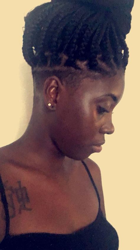 Partial Braids, Box Braids With Undercut, Low Undercut, Back Of Head Shaved, Braids 2022, Faux Locs Blonde, Locs Blonde, Mohawk Haircut, Short Afro Hairstyles