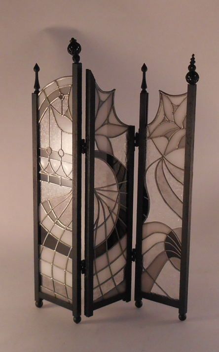 Art Deco Black And White, زجاج ملون, White Screen, Goth Home, Goth Home Decor, Deco Decor, 다크 판타지, Art Deco Architecture, Deco Furniture