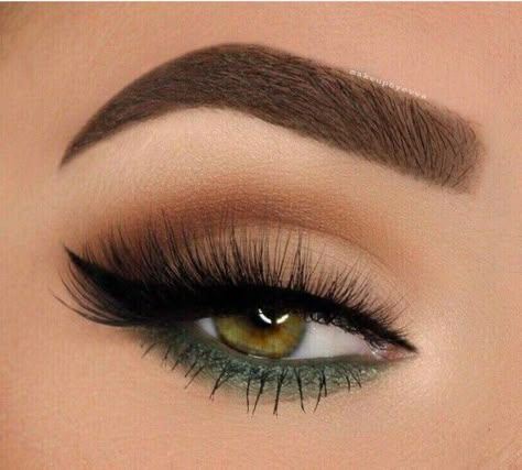 Party Makeup Brown Eyes, Makeup Verde, Blue Eye Makeup Tutorial, Wedding Makeup For Brunettes, Trendy Eyeshadow, Green Makeup, Eye Makeup Steps, Makijaż Smokey Eye, Simple Eye Makeup