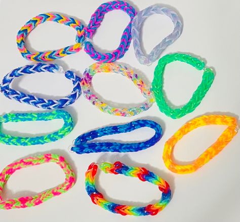 Rubber Band Bracelet Color Ideas, Rainbow Loom Bracelets Color Ideas, Bracelets Colors Ideas, Looming Bracelets, Diy Rubber Band Bracelet, Bracelet Combos, Bracelets Colors, Rainbow Loom Bracelets Easy, Loom Band Bracelets