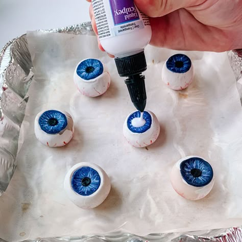 Eye Scream Halloween, Air Dry Clay Eyeball, Polymer Clay Eyeball, Diy Eyeballs Halloween, Diy Halloween Eyes, Polymer Clay Halloween Ideas, Eyeball Sculpture, Diy Eyeballs, Eyeball Craft