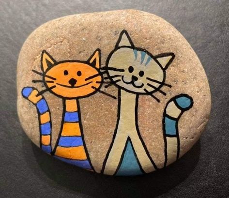 Pebble Cats Stone Art, Rock Painting Cat, Rock Painting Cats, Cat Painted Rocks, Cat Rock Painting, Painted Rocks Cats, Cat Rocks, Painted Rock Animals, Diy Rock Art