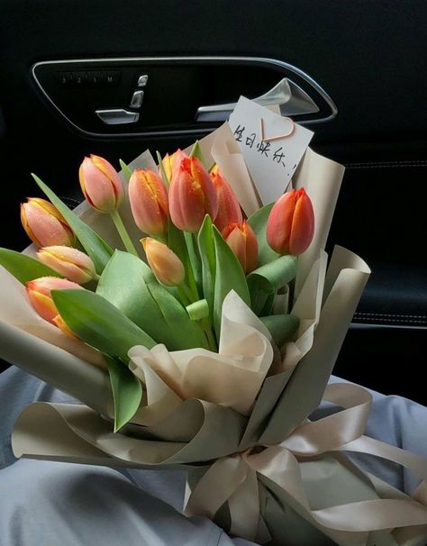 Tulips Bouquet, Orange Tulips, Tulip Bouquet, Plant Therapy, Flower Shower, Flowers Bouquet Gift, Bouquet Arrangements, Beautiful Orchids, Tulips Flowers