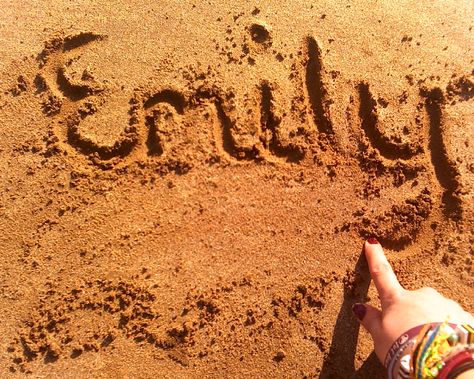 I want to do this, but instead I want it to say Rachael, and instead of sand I want it to be snow... and instead of my finger I want it to use my urine.... Think of how funny that would look. :) Emily Astethic, Emily Core, Emily Name, Nature Photography Flowers, Aesthetic Names, Photography Flowers, Chosen Family, True Facts, Daughter Of God