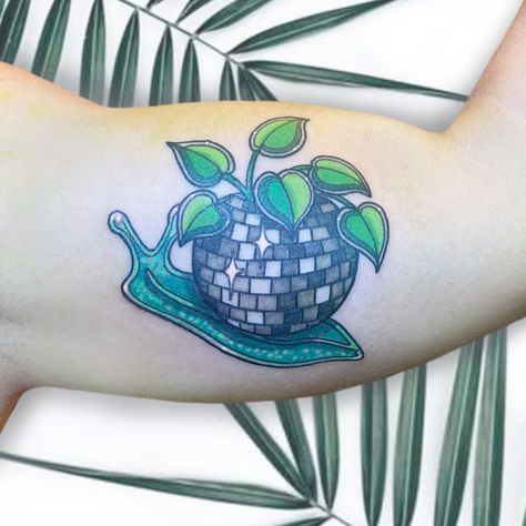 Fun snail with a disco planter and pothos #pothos#pothostattoo#planttattoo#snail#snailtattoo#discotattoo#discoball#discoballtattoo Disco Planter, I Tattoo, Geometric Tattoo, Tattoos, Plants