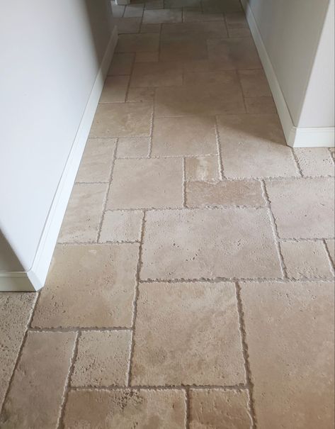 Traditional travertine floor down a hallway @lanie_k_interiors Travertine Hallway, Gray Travertine Floors, Travertine Bathroom Floors, Mediterranean Flooring, Travertine Floors Bathroom, Travertine Floor Tile, Travertine Bathroom, Hallway Tiles Floor, Cream Cabinets