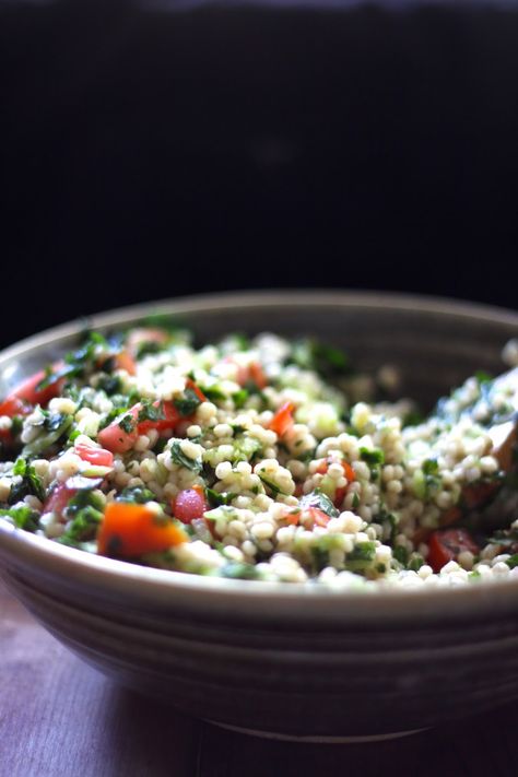 This Rawsome Vegan Life: FRESH TABBOULEH with PEARL BARLEY Barley Recipes, Pearled Barley, Sauteed Eggplant, Barley Recipe, Pearl Barley, Mediterranean Cuisine, Raw Vegan Recipes, Clean Eats, Eat Clean